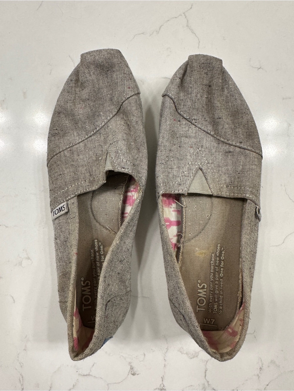 Toms Slip-On Flats in Heather Gray Canvas - women’s size 7